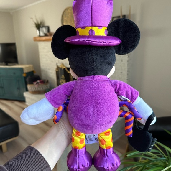 Disney store exclusive Mickey Mouse Halloween plushy - Picture 2 of 5